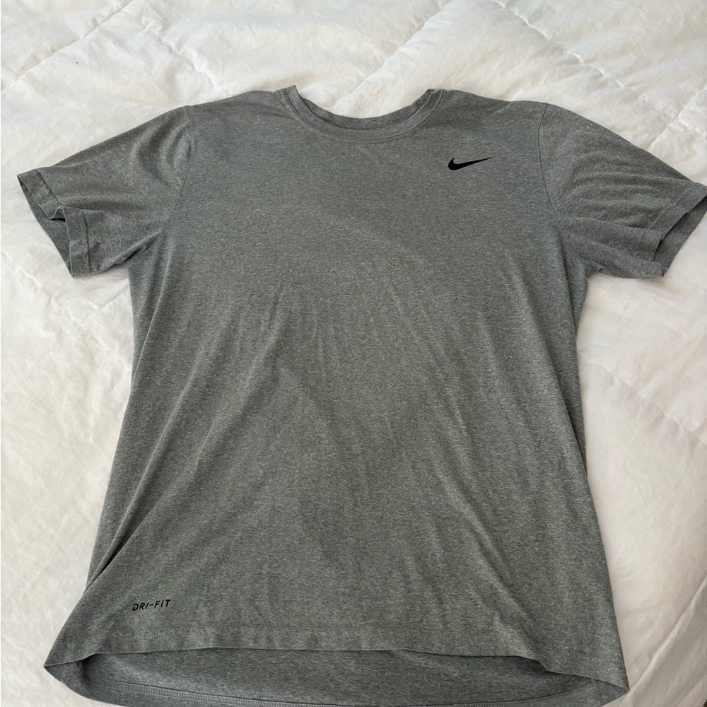Nike Men's Short Sleeve Gray Tee